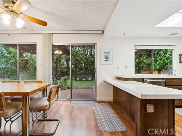 22714 Stagg, West Hills (los Angeles) CA 91304