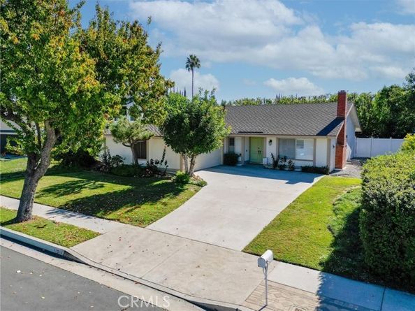 22714 Stagg, West Hills (los Angeles) CA 91304