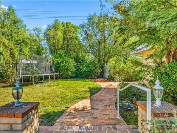 5433 Shirley Avenue, Tarzana (los Angeles) CA 91356