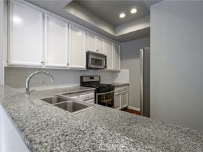 7325 Vassar, Canoga Park (los Angeles) CA 91303