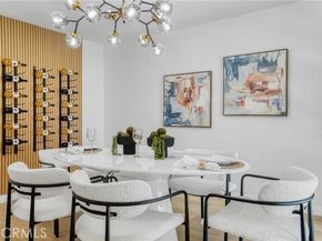 8400 Chimineas Avenue, Northridge (los Angeles) CA 91325