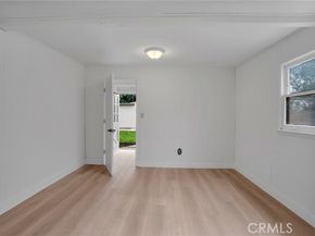 8211 Louise Avenue, Northridge (los Angeles) CA 91325