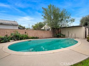 8211 Louise Avenue, Northridge (los Angeles) CA 91325