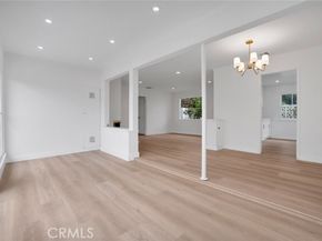 8211 Louise Avenue, Northridge (los Angeles) CA 91325