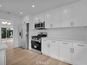 8211 Louise Avenue, Northridge (los Angeles) CA 91325