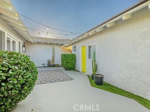14614 Runnymede Street, Van Nuys (los Angeles) CA 91405