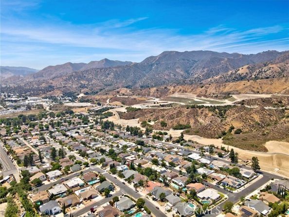 13742 Aldergrove Street, Sylmar (los Angeles) CA 91342
