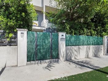 8404 Woodley Place