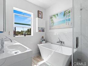 8404 Woodley Place, North Hills (los Angeles) CA 91343