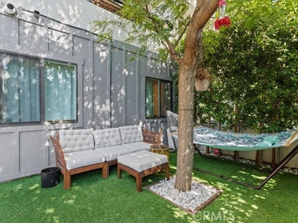 8404 Woodley Place, North Hills (los Angeles) CA 91343