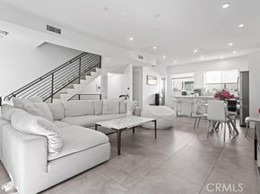 8404 Woodley Place, North Hills (los Angeles) CA 91343
