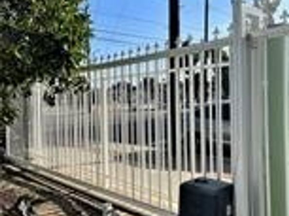 20551 Saticoy Street, Winnetka (los Angeles) CA 91306