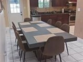 20551 Saticoy Street, Winnetka (los Angeles) CA 91306