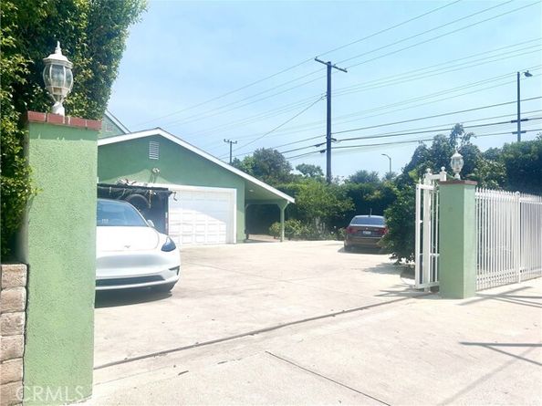 20551 Saticoy Street, Winnetka (los Angeles) CA 91306