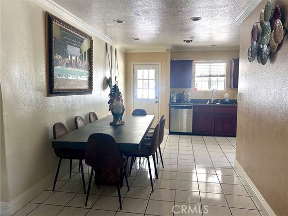 20551 Saticoy Street, Winnetka (los Angeles) CA 91306