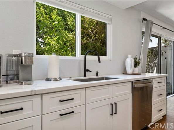 14300 Terra Bella Street 100, Panorama City (los Angeles) CA 91402