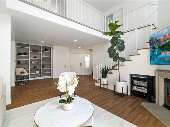 14300 Terra Bella Street 100, Panorama City (los Angeles) CA 91402