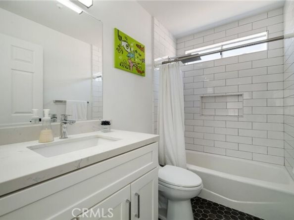 14300 Terra Bella Street 100, Panorama City (los Angeles) CA 91402