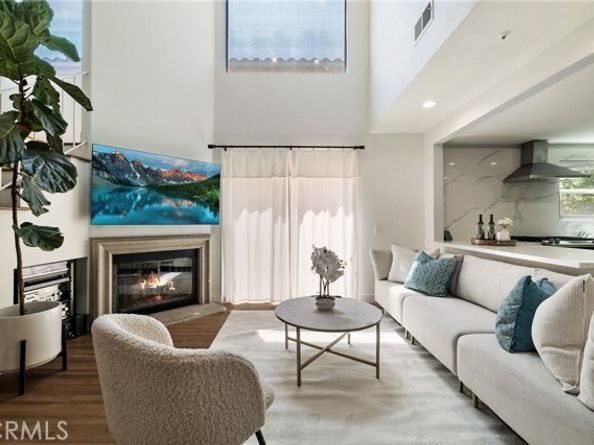 14300 Terra Bella Street 100, Panorama City (los Angeles) CA 91402