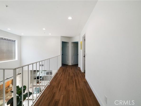 14300 Terra Bella Street 100, Panorama City (los Angeles) CA 91402