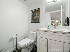 14300 Terra Bella Street 100, Panorama City (los Angeles) CA 91402