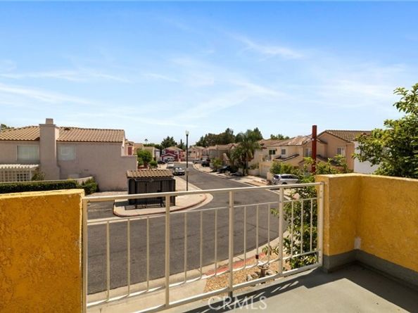 14300 Terra Bella Street 100, Panorama City (los Angeles) CA 91402