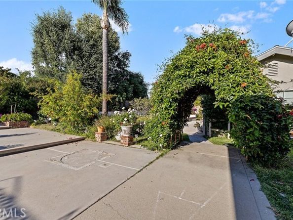 11180 Bertrand Avenue, Granada Hills (los Angeles) CA 91344