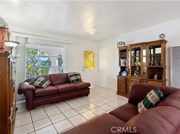 8446 Bradley Avenue, Sun Valley (los Angeles) CA 91352