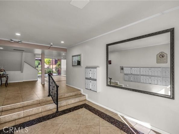 5414 Newcastle Avenue 8, Encino (los Angeles) CA 91316