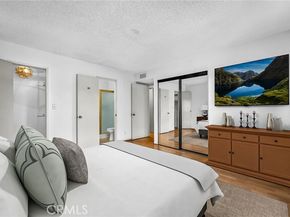5414 Newcastle Avenue 8, Encino (los Angeles) CA 91316