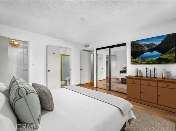5414 Newcastle Avenue 8, Encino (los Angeles) CA 91316