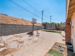 12326 Glamis Street, Pacoima (los Angeles) CA 91331