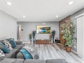 12326 Glamis Street, Pacoima (los Angeles) CA 91331