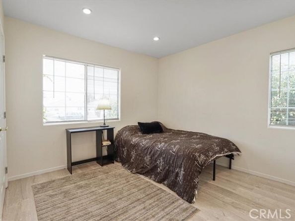 18352 Bessemer Street, Tarzana (los Angeles) CA 91335