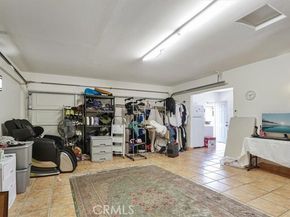 18352 Bessemer Street, Tarzana (los Angeles) CA 91335