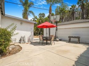 18352 Bessemer Street, Tarzana (los Angeles) CA 91335