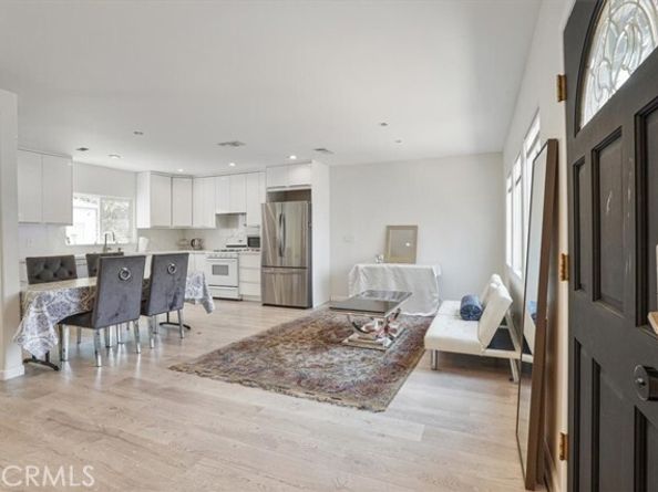 18352 Bessemer Street, Tarzana (los Angeles) CA 91335