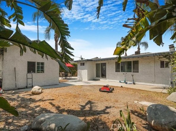 18352 Bessemer Street, Tarzana (los Angeles) CA 91335