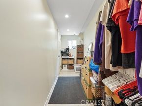18352 Bessemer Street, Tarzana (los Angeles) CA 91335