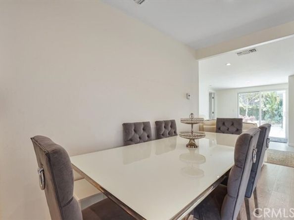 18352 Bessemer Street, Tarzana (los Angeles) CA 91335