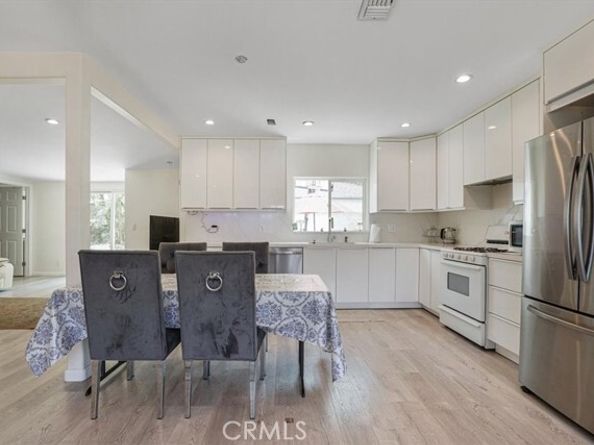 18352 Bessemer Street, Tarzana (los Angeles) CA 91335