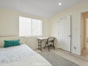 18352 Bessemer Street, Tarzana (los Angeles) CA 91335