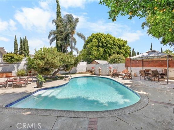 15354 Leadwell Street, Van Nuys (los Angeles) CA 91406
