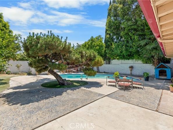 15354 Leadwell Street, Van Nuys (los Angeles) CA 91406