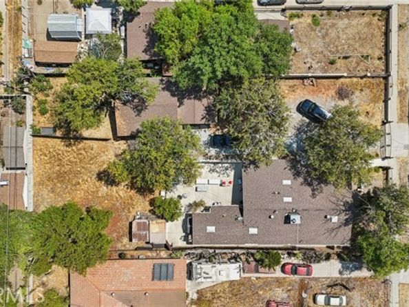 8040 Troost Avenue, North Hollywood (los Angeles) CA 91605