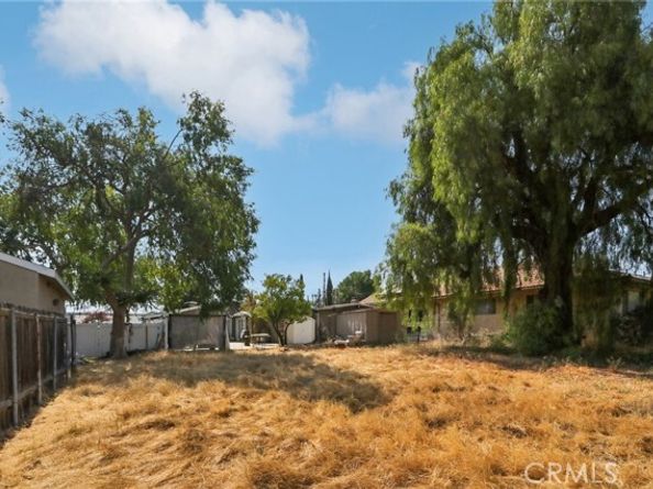 8040 Troost Avenue, North Hollywood (los Angeles) CA 91605