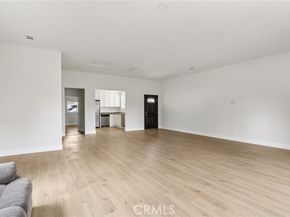 8040 Troost Avenue, North Hollywood (los Angeles) CA 91605