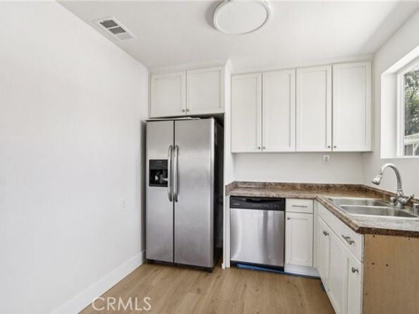 8040 Troost Avenue, North Hollywood (los Angeles) CA 91605