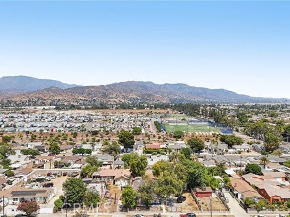 8040 Troost Avenue, North Hollywood (los Angeles) CA 91605