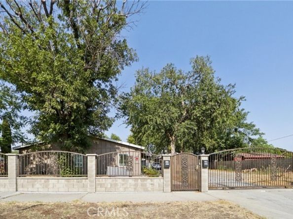 8040 Troost Avenue, North Hollywood (los Angeles) CA 91605